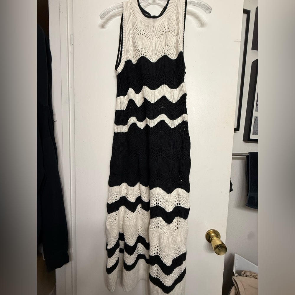 GAP Black & Cream Knit Chevron Maxi Dress – Sleeveless